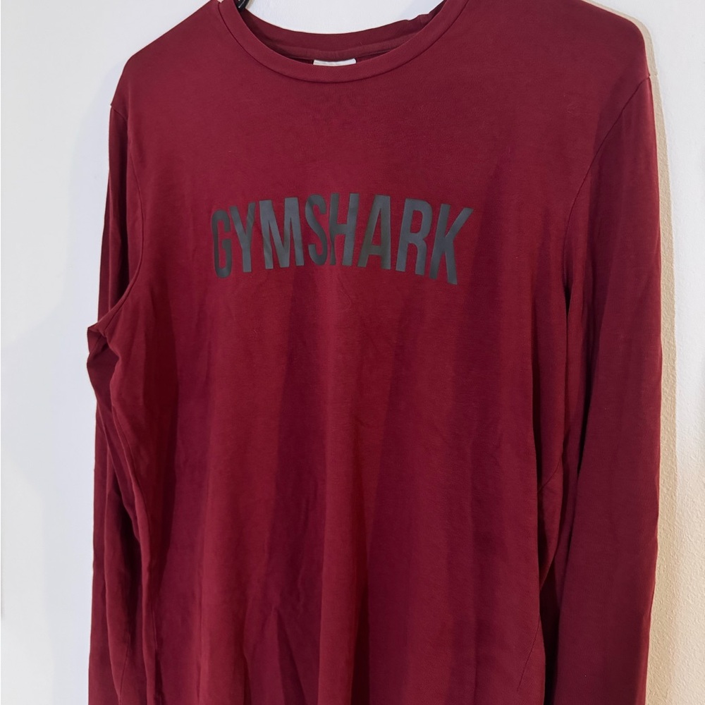 Gymshark Men's Burgundy and Red Shirt